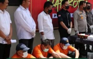 Polres Dairi memusnahkan barang bukti narkotika jenis sabu seberat 697,29 gram di depan Kantor Sat Narkoba Polres Dairi