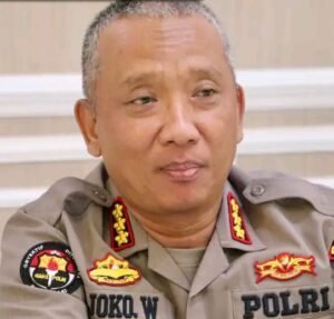 Sebuah video penggerebekan aparat kepolisian yang viral di media sosial menghebohkan warga Sulawesi Tengah, khususnya Kota Palu.