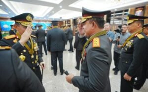 Kapolda Sumut Irjen Pol Whisnu Hermawan Terima Tanda Kehormatan Bintang Bhayangkara Pratama dari Kapolri