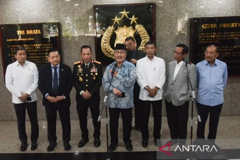 konferensi-pers-komisi-percepatan-reformasi-polri-2664785.jpg