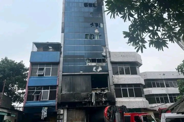 Ada Jejak Gelap Konspirasi di Kebakaran Maut Gedung Terra Drone dan Bencana Sumatera