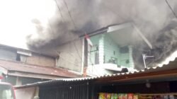 Kebakaran Rumah di Medan Polonia, DPKP Kota Medan Kerahkan Tiga Armada.