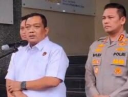 Dir Reskrimum Polda Metro Jaya Kombes Pol Iman Imanuddin saat memberikan keterangan terhadap awak media di Gedung Polda Metro Jaya, Senin (22/6/26)