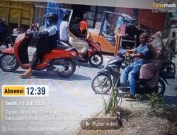 TOKO JAYA MANDIRI DI SIMPANG EMPAT RESAHKAN warga PARKIR MOBIL SEMEN HAMBAT JALAN DAN SEBAR DEBU