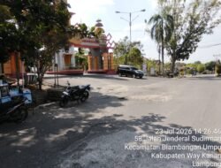Keluhan Warga: Jalan Depan PMDA dan Kodim Way Kanan Rusak, Banjir Saat Hujan dan Berdebu Saat Kemarau