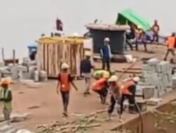 Terlaksana Perdana Aliran Listrik PLN Meliau Menyeberangi Sungai Kapuas, Dusun Tayok dan Sungai Rambai Nikmati Terang Sepenuhnya