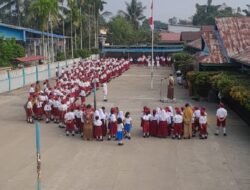SDN 02 Meliau Laksanakan Upacara Hari Senin, Tanamkan Pemahaman Peran dan Tanggung jawab Sejak Dini Meliau (Sanggau